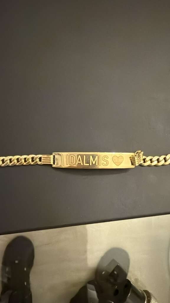 Dije Virgen de la Caridad en Oro 10K - Imagen 2