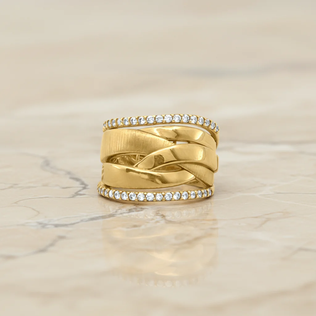 Anillo Estilo Moderno con Bordes Pavé en Oro 10K Daisy Joyeria