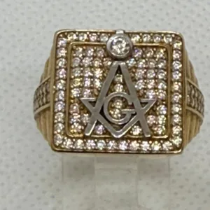 Anillo con SÃmbolo Masón en Oro 10K