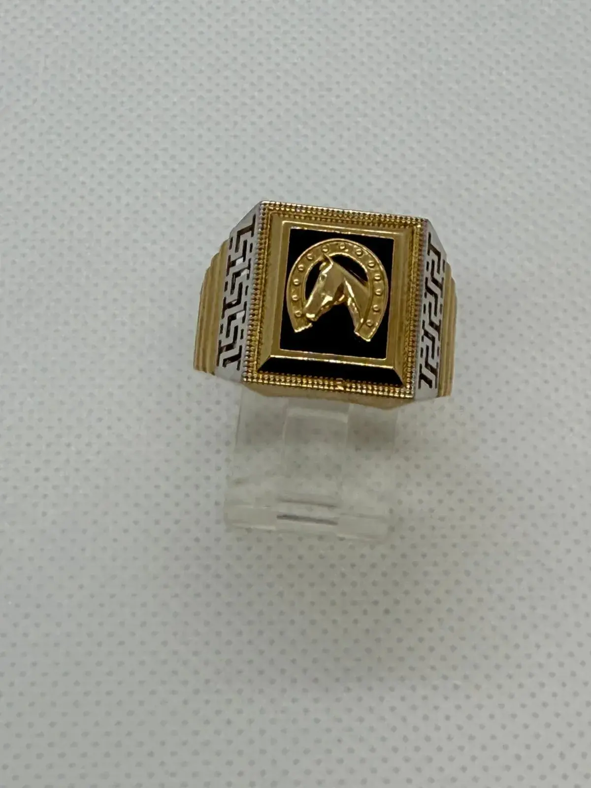 Anillo de Herradura en Oro 10K