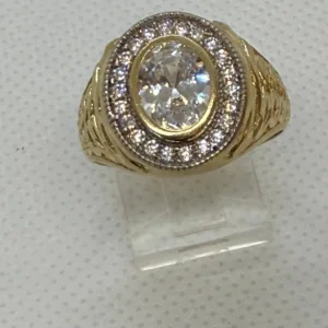 Anillo Ovalado con Piedra de Circonia Blanca en Oro 10K