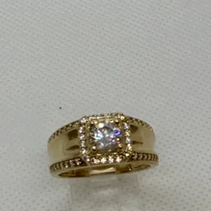 Anillo Cuadrado con Piedra de Circonia Blanca en Oro 10K