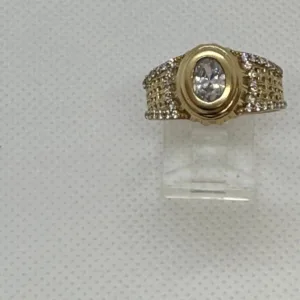 Anillo Ovalado con Piedra de Circonia Blanca PequeÃ±a en Oro 10K
