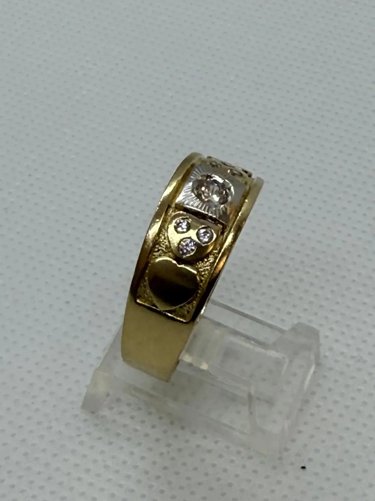 Anillo en Forma de Sello con Corazones en Oro 10K - Imagen 2