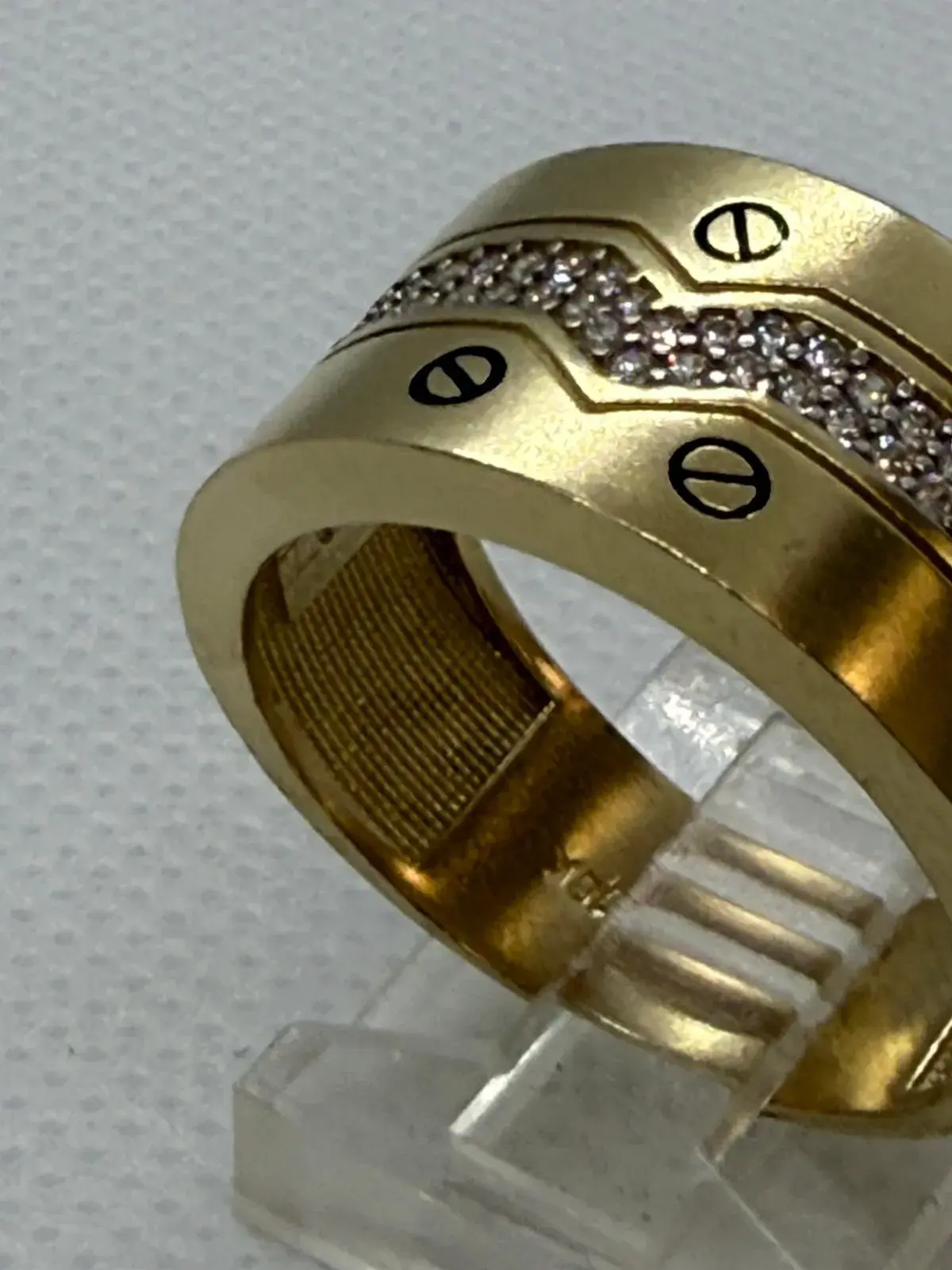 Anillo Carti SÃmbolo Negro en Oro 10K - Imagen 3