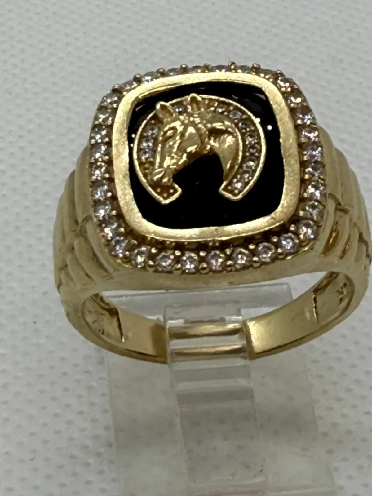 Anillo de Herradura con Ónix en Oro 10K - Imagen 2