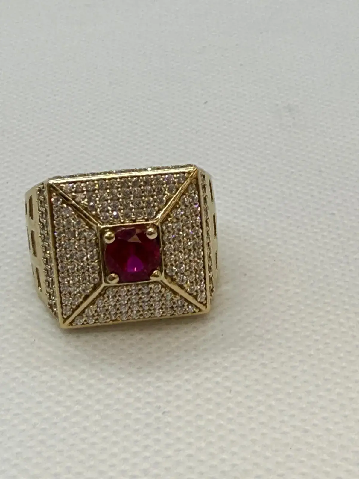 Anillo en Forma de Pirámide en Oro 10K - Imagen 3