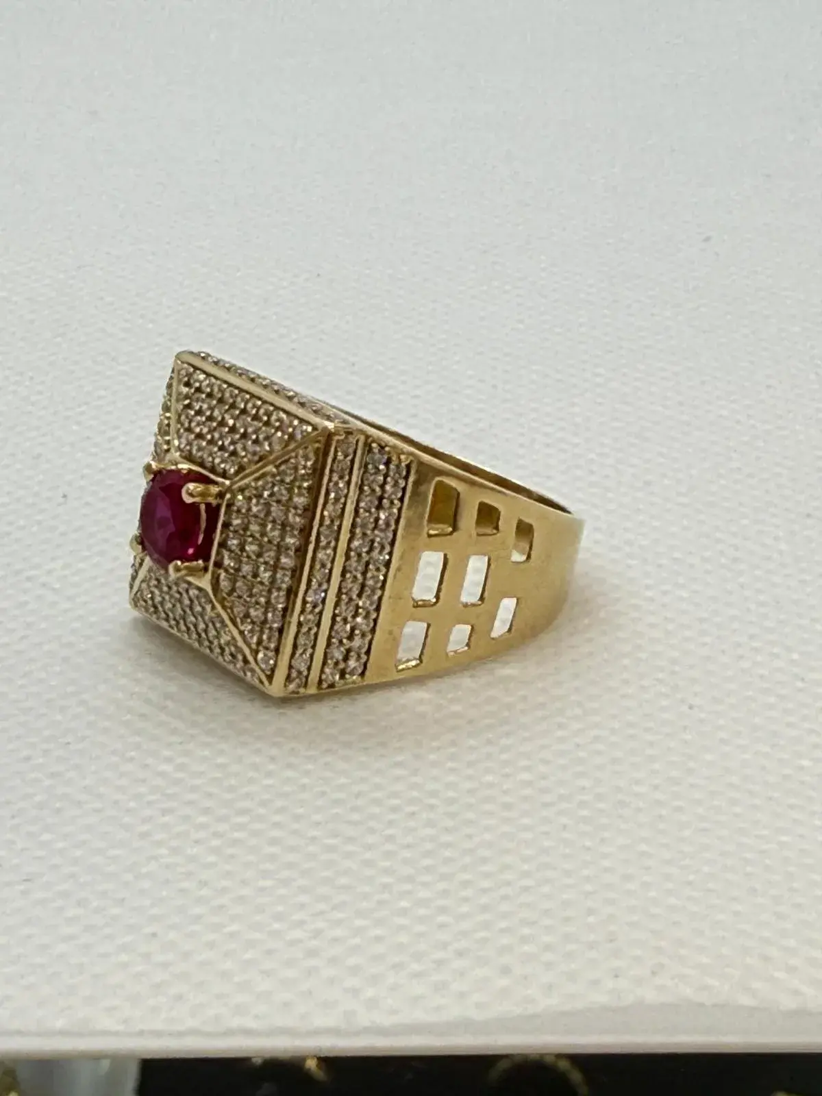 Anillo en Forma de Pirámide en Oro 10K - Imagen 4