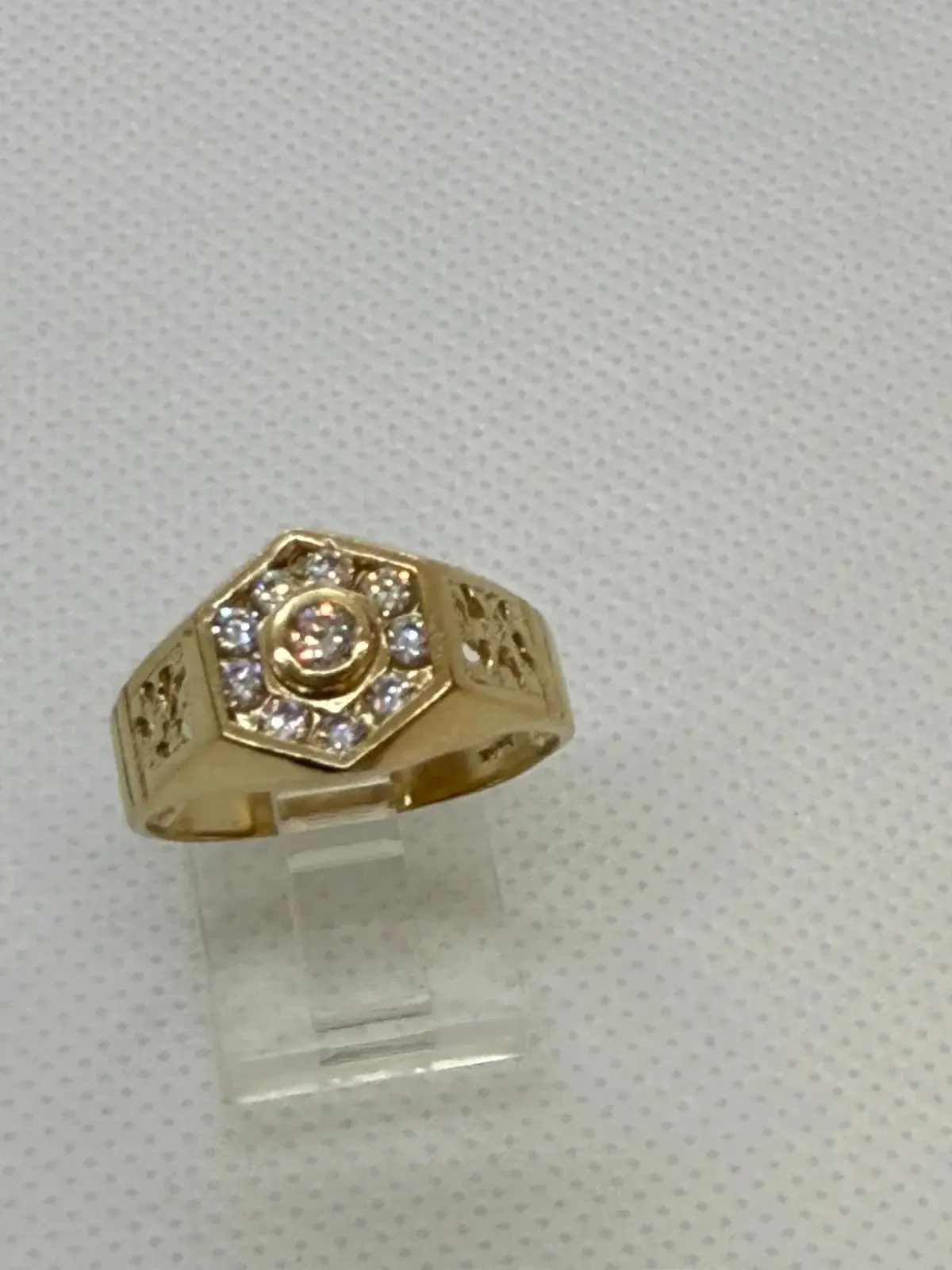 Anillo Rosta en Forma de Ortoedro en Oro 10K