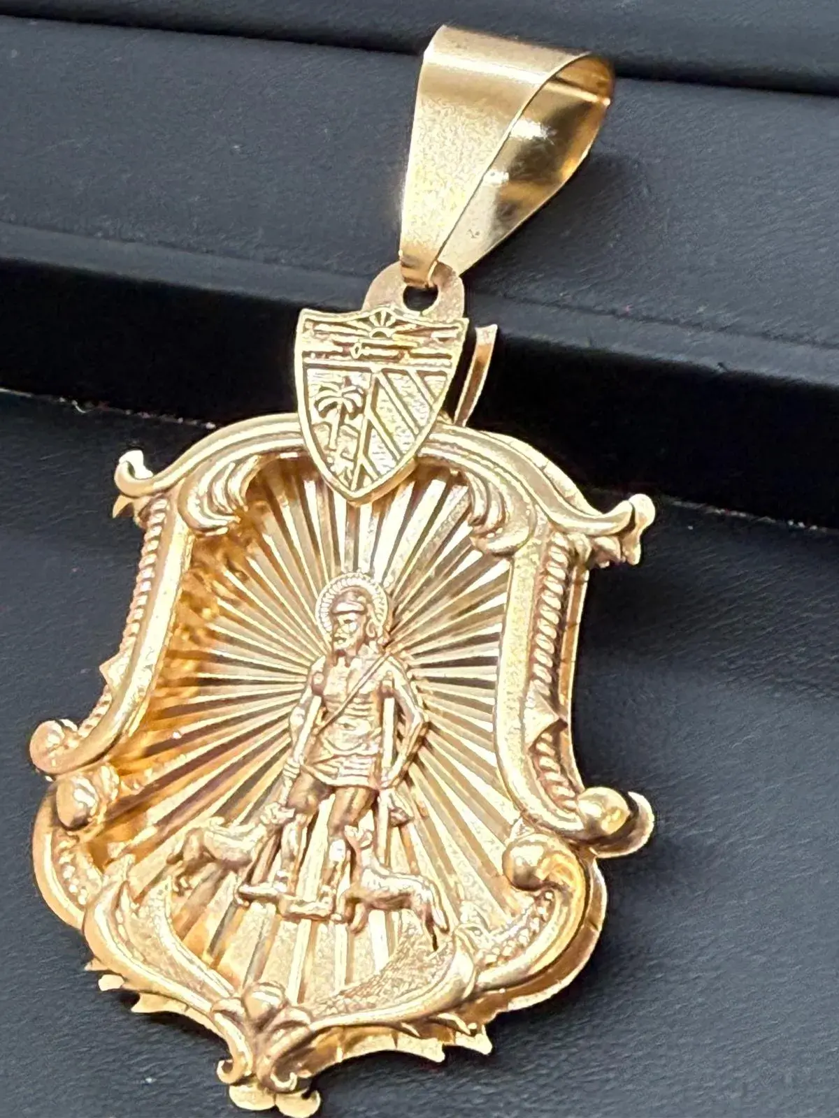 Dije de San Lázaro en Oro 10K