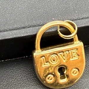 Dije de Candado en Oro 10K