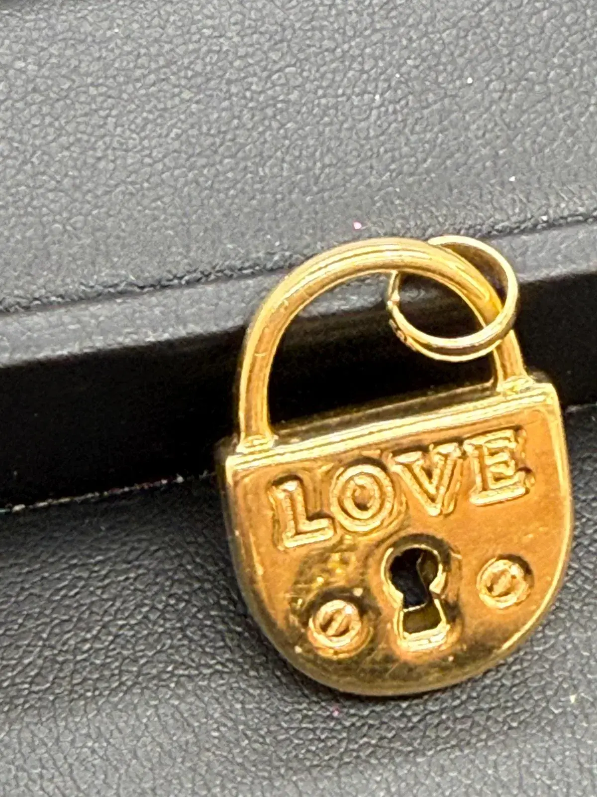 Dije de Candado en Oro 10K