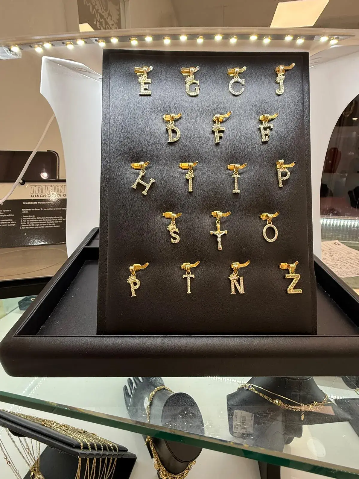 Dije de Letras en Oro 10K