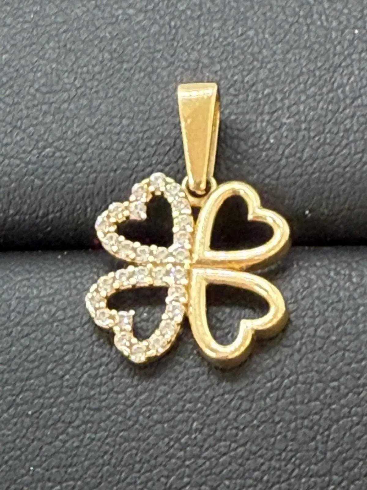 Dije de Trébol en Oro 10K