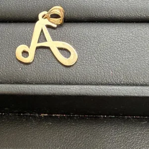 Dije de A en Oro 10K