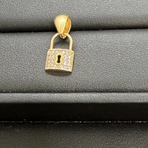 Dije de Candadito en Oro 10K