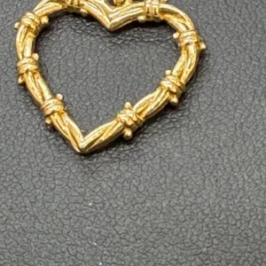 CorazÃ³n Karol G en Oro 10K