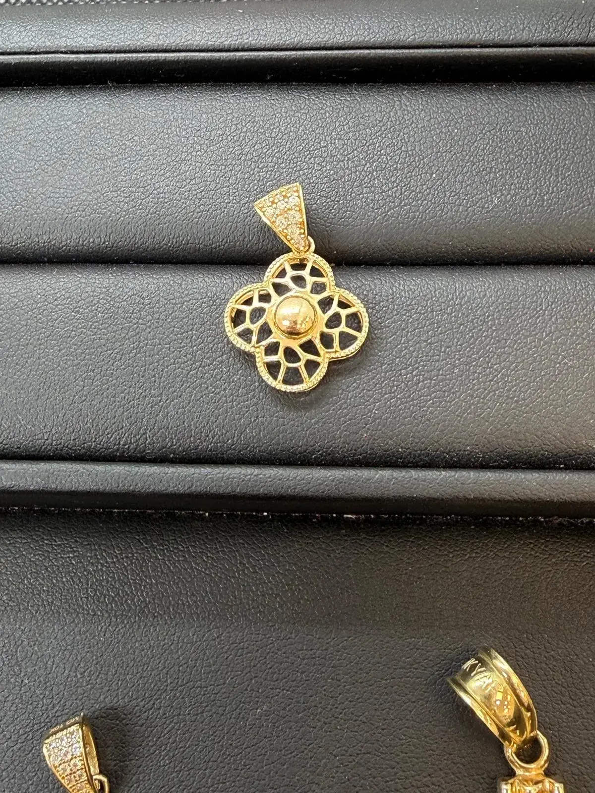 Dije de Trébol en Oro 10K