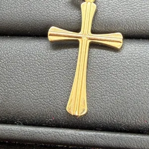 Dije de Cruz en Oro 10K