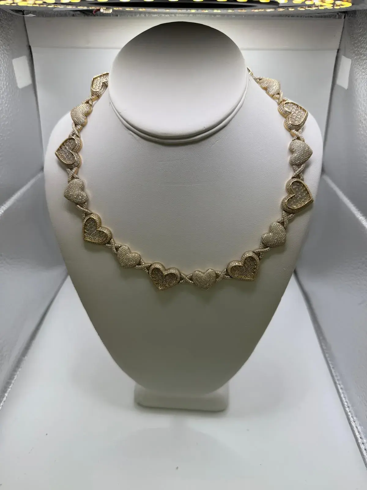 Corazones en Circonias en Oro 10K