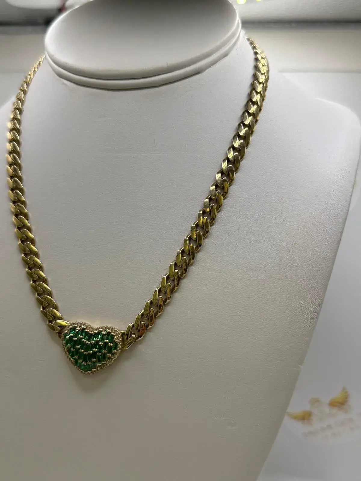 Mónaco con Corazón Verde en Oro 10K - Imagen 2