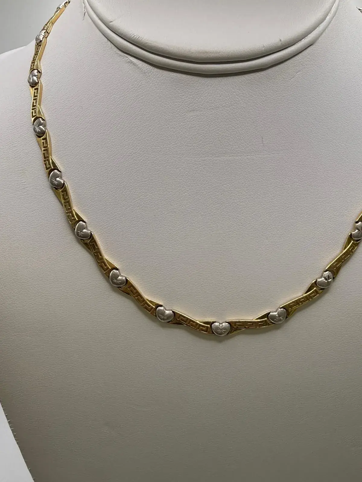 Gargantilla de Corazón Versa en Oro 10K