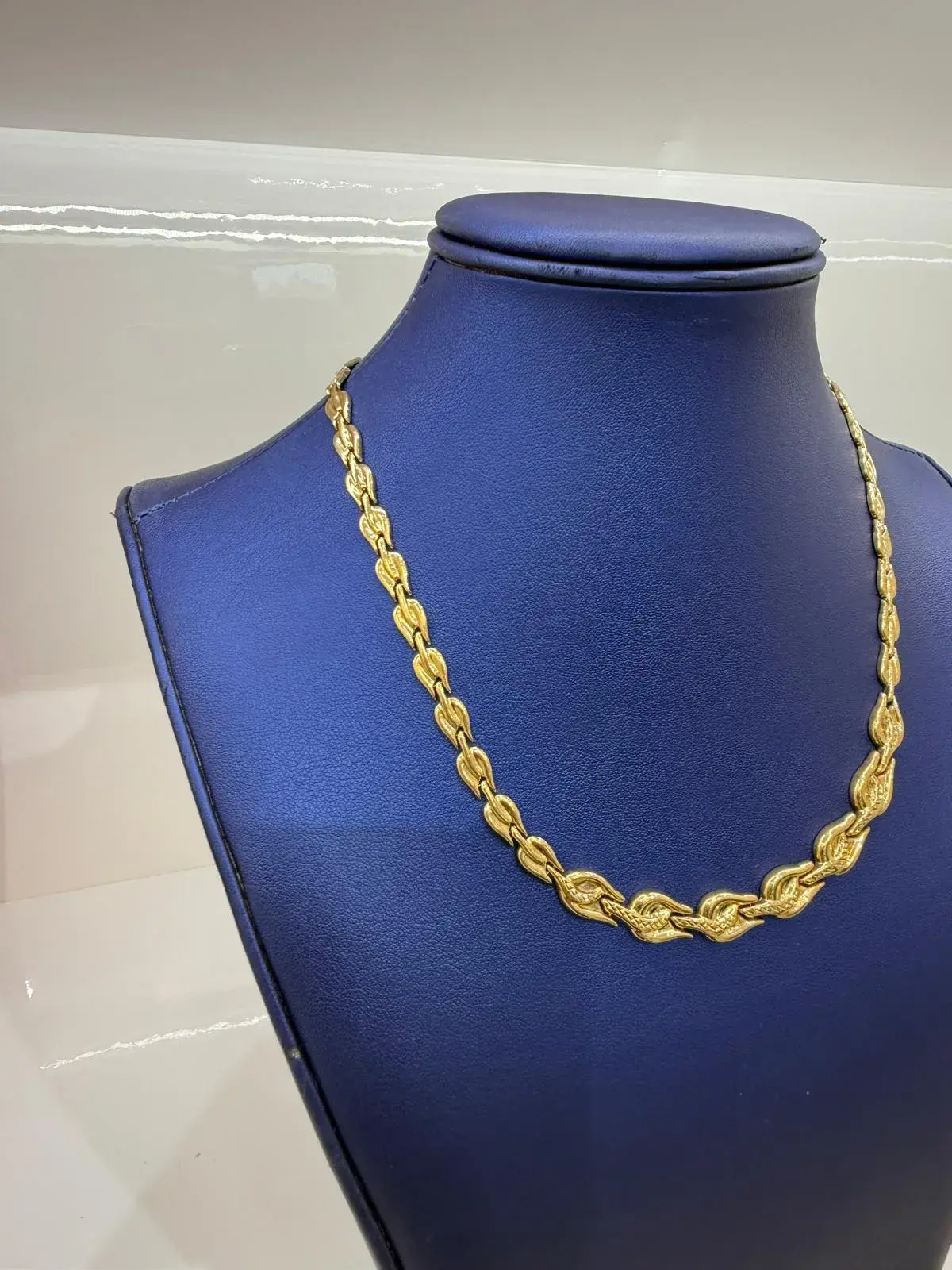 Gargantilla de Hojas en Oro 10K - Imagen 4