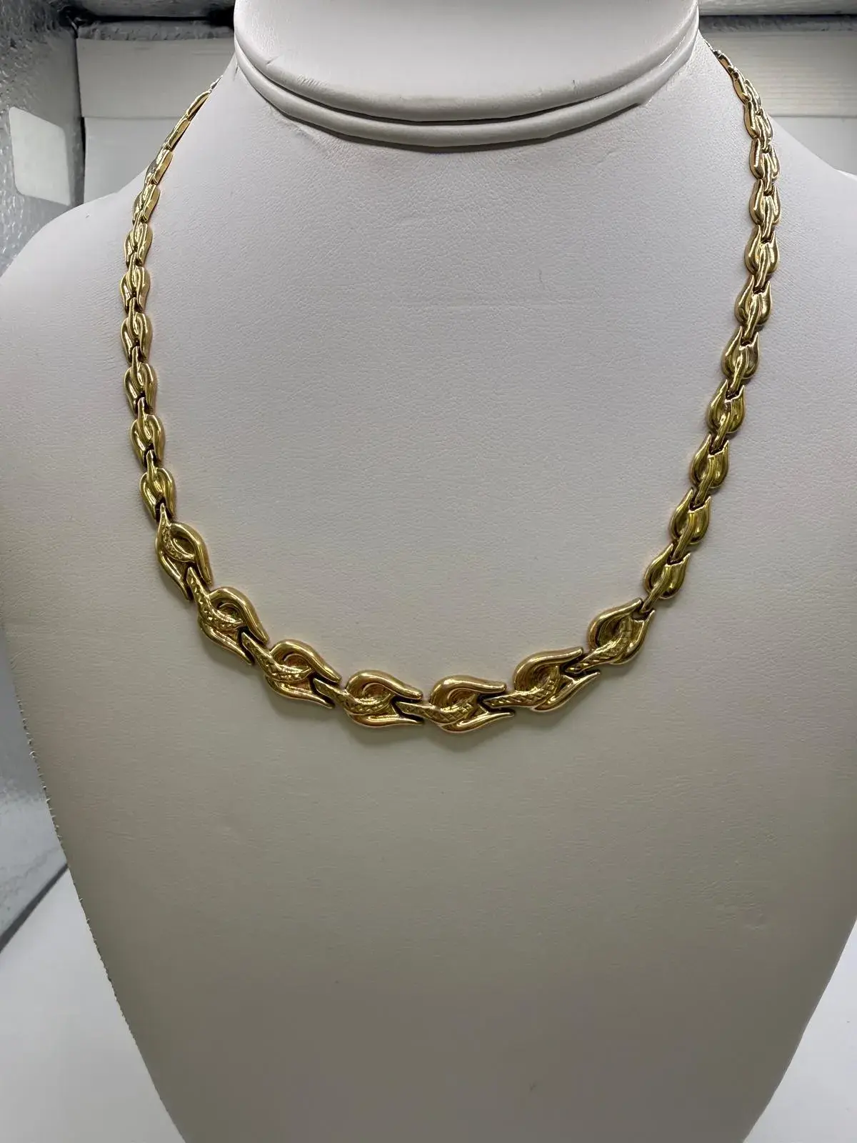 Gargantilla de Hojas en Oro 10K